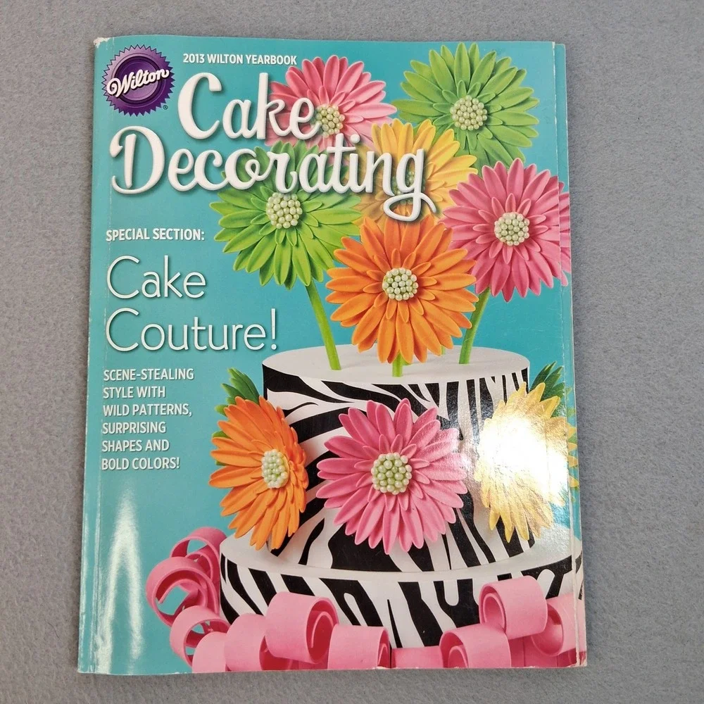 2013 Wilton Yearbook Cake Decorating Wilton 2013 Paperback